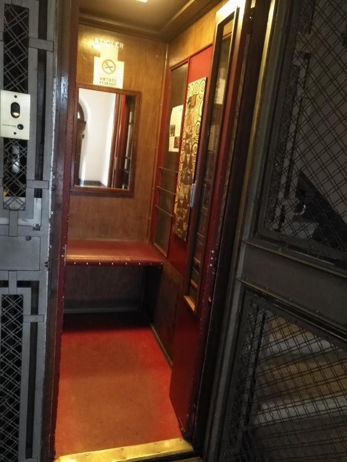 B&B Ametista Trieste Bagian luar foto